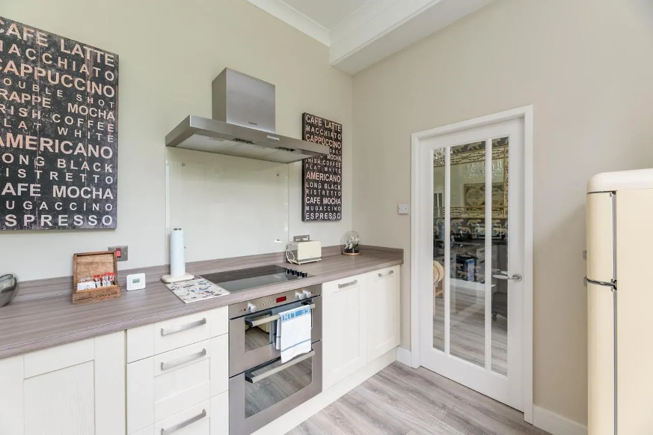 Spacious Apt In The Heart Of York I Pass The Keys