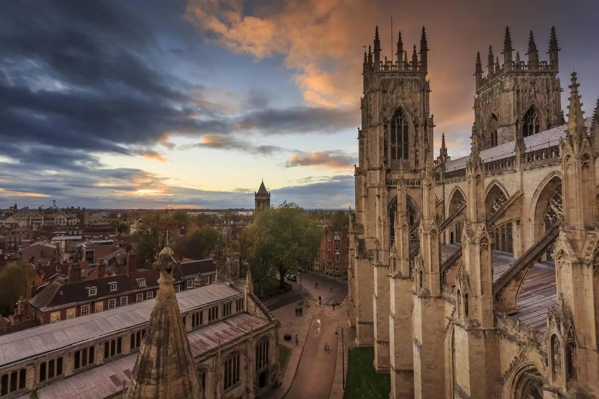 Spacious Apt In The Heart Of York I Pass The Keys 0*,